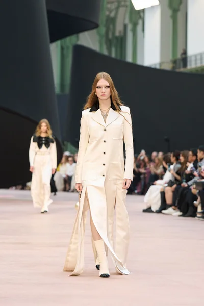 Look 69